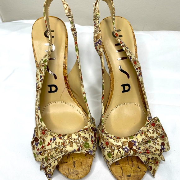 Unisa Floral Bow Peep Toe Slingback Heels - Picture 1 of 5